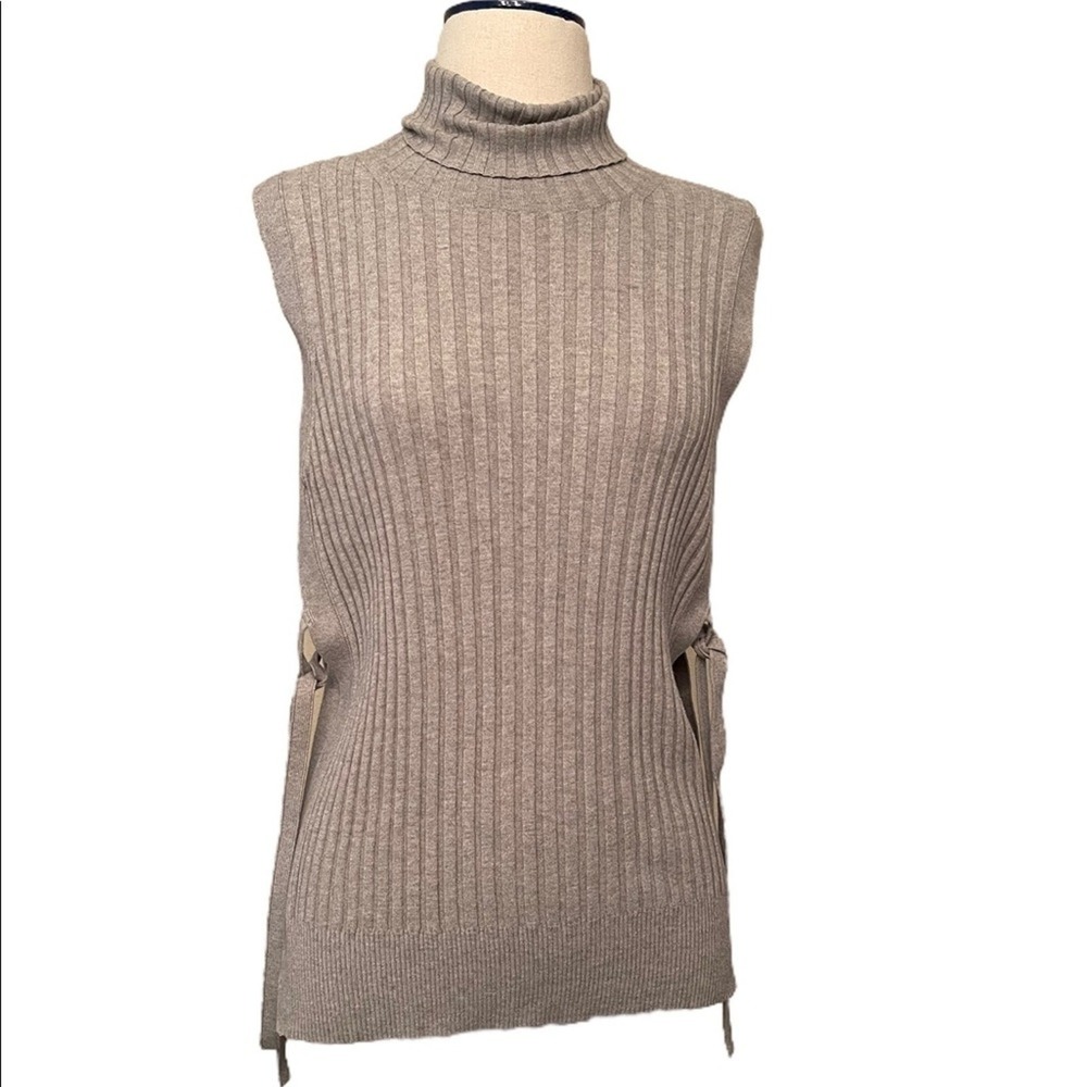 Brucho Walker sleeveless tunic turtleneck sweater‎